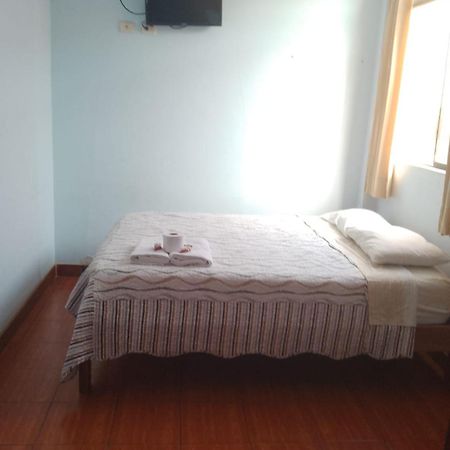 Hotel Lola Hosting à Huanchaco Extérieur photo