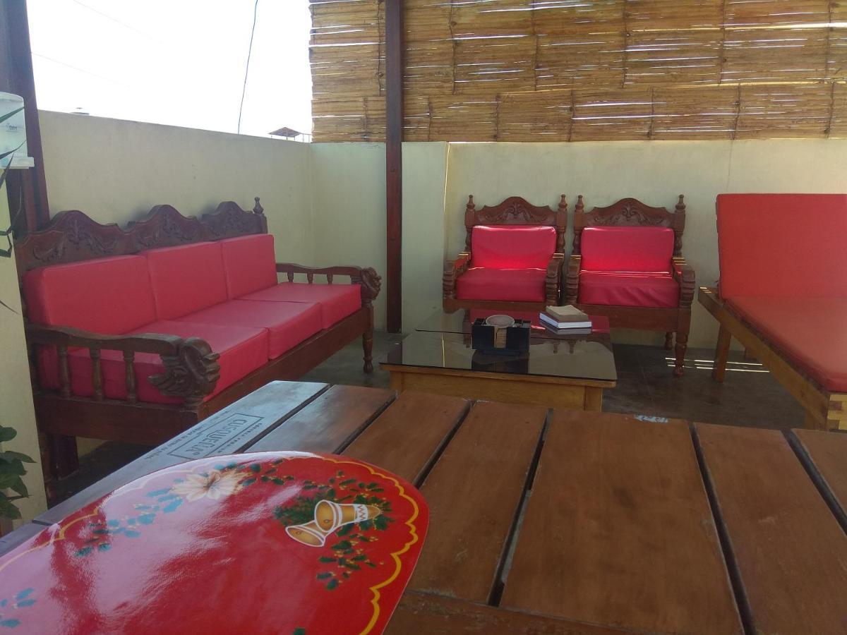 Hotel Lola Hosting à Huanchaco Extérieur photo