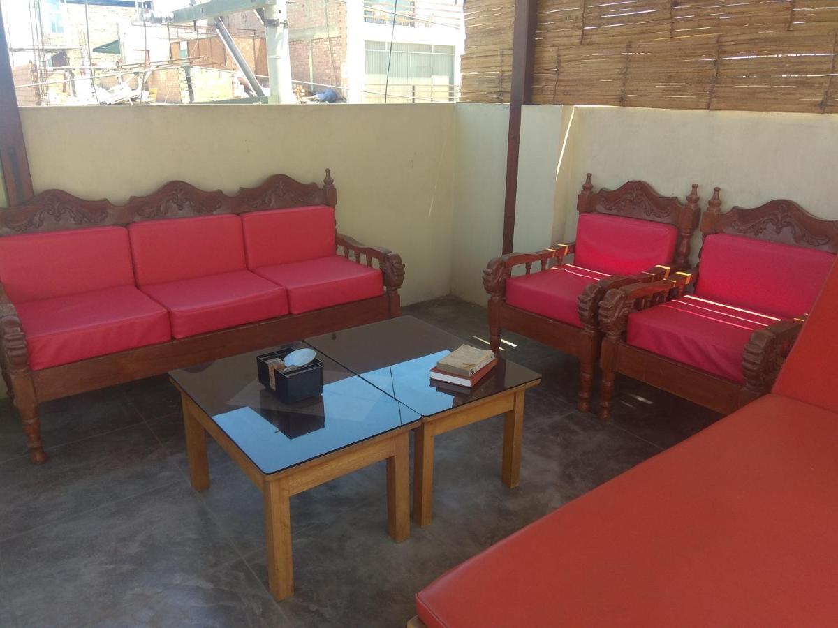 Hotel Lola Hosting à Huanchaco Extérieur photo