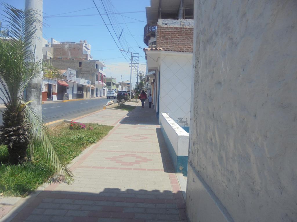 Hotel Lola Hosting à Huanchaco Extérieur photo
