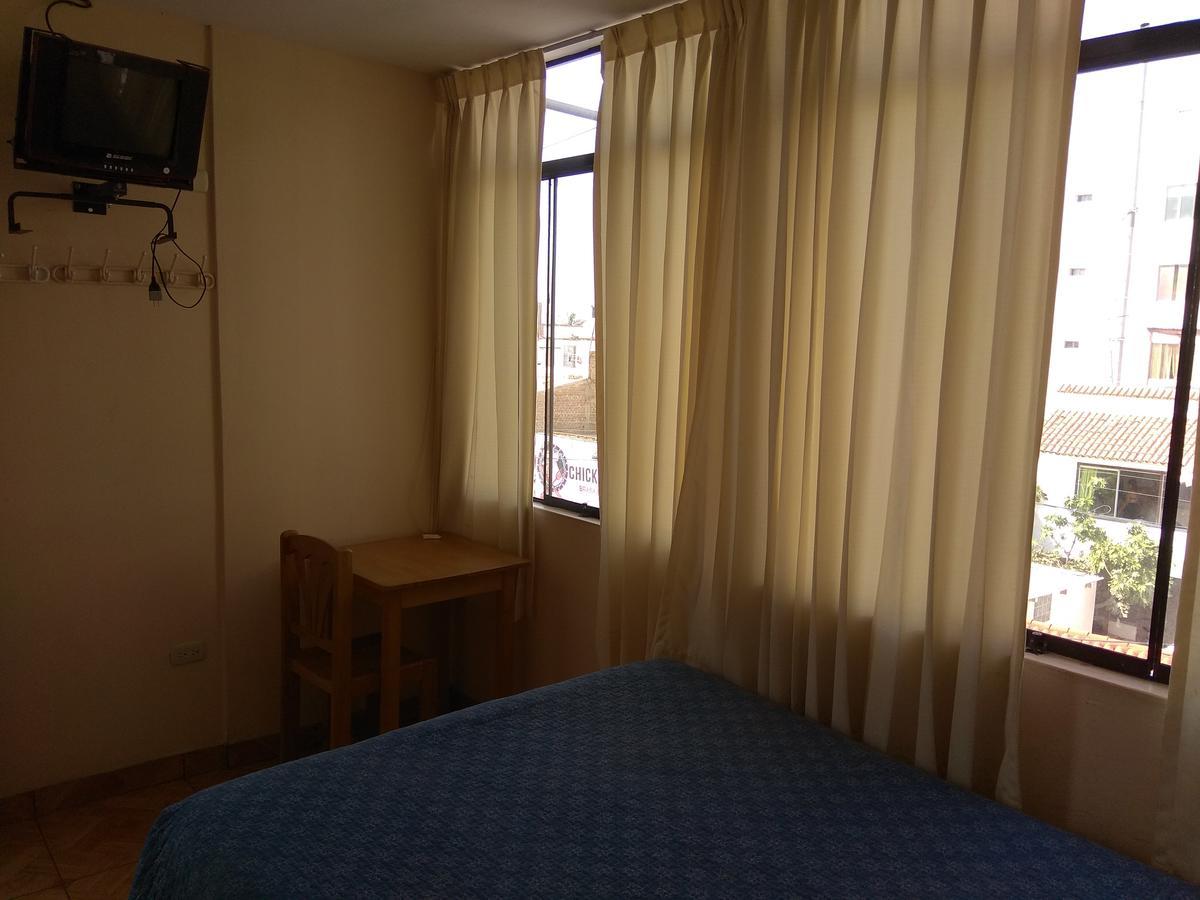 Hotel Lola Hosting à Huanchaco Extérieur photo